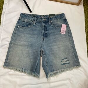 NWT Wild Fable size 8 light wash high rise Bermuda shorts.